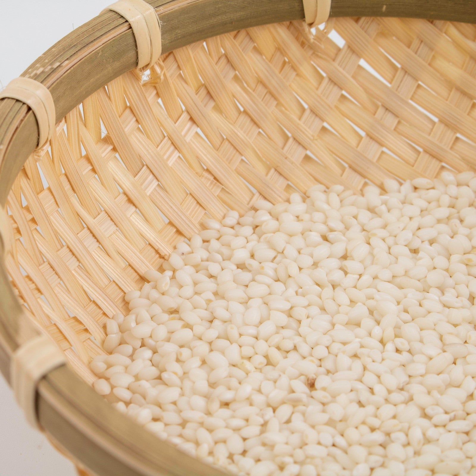 もち米が入ったざる